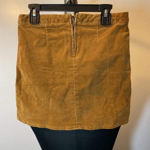 18. Brandy Melville Tan Velvet Mini Skirt Zipper Back Size Small - Picture 6 of 6